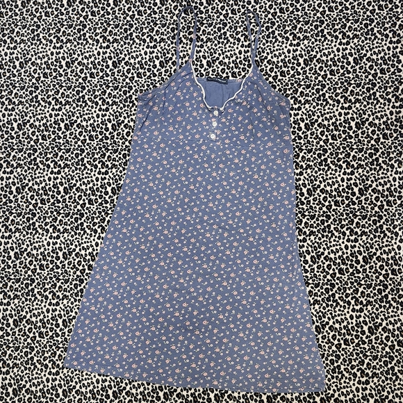 Brandy Melville Blue Floral Chemise - Picture 2 of 5